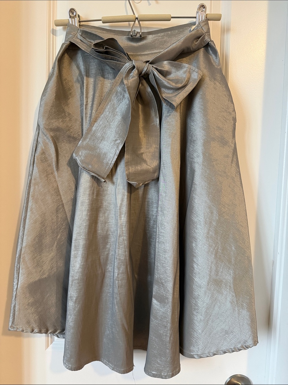 Shimmer Tie-Waist A-Line Skirt in Silver